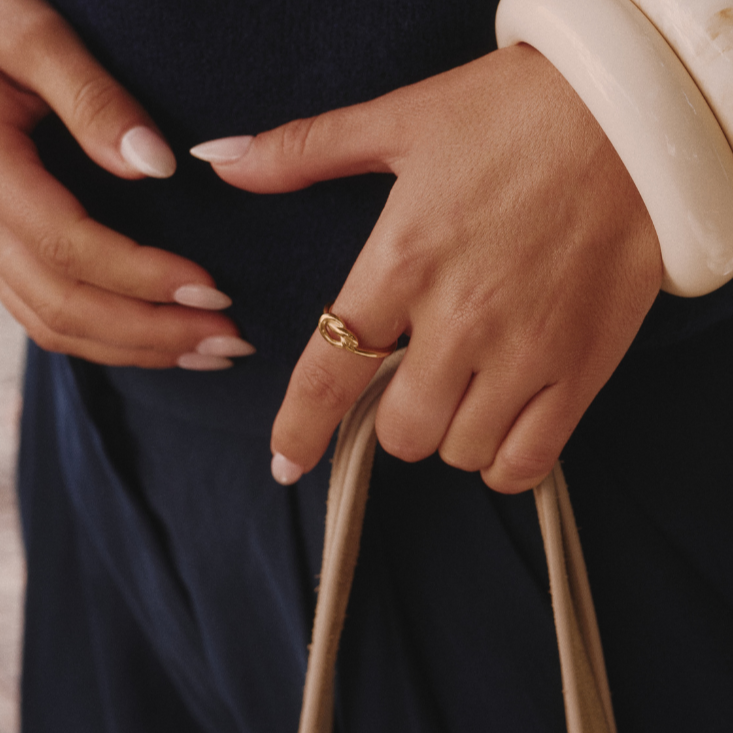 CASHEW ROUNDED BANGLE