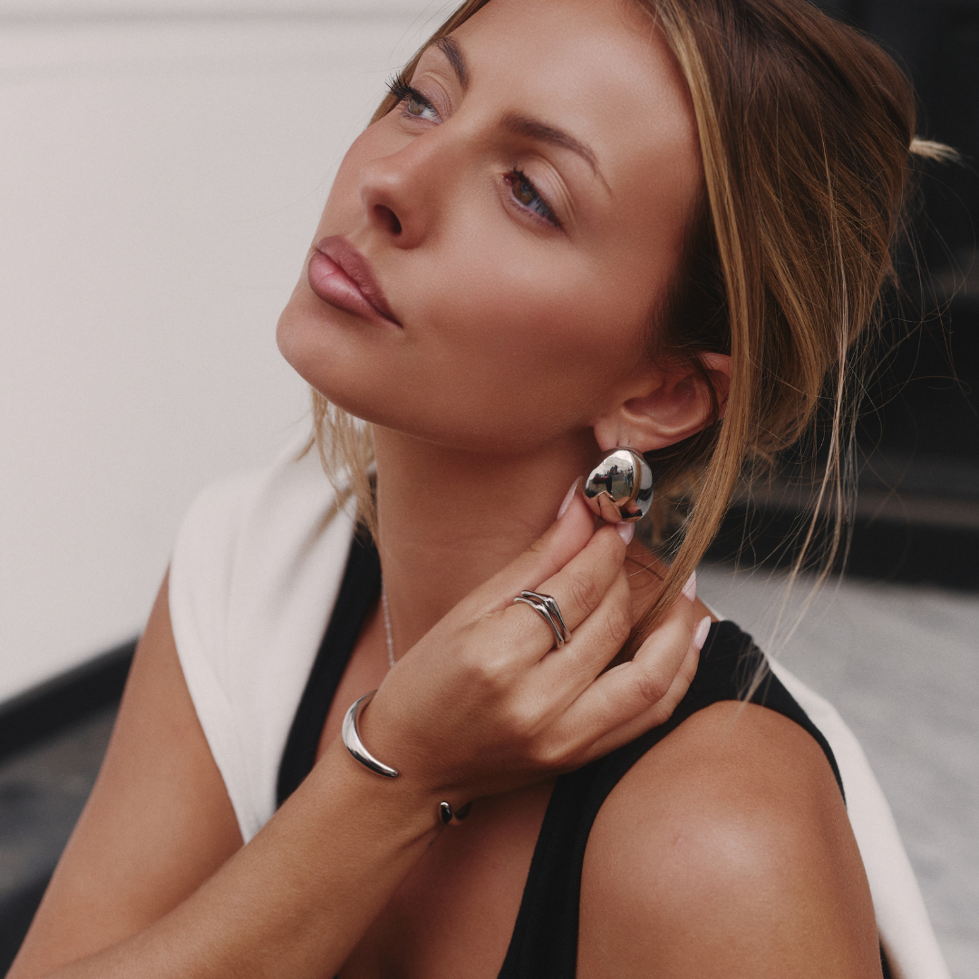 SILVER OVAL EARRINGS