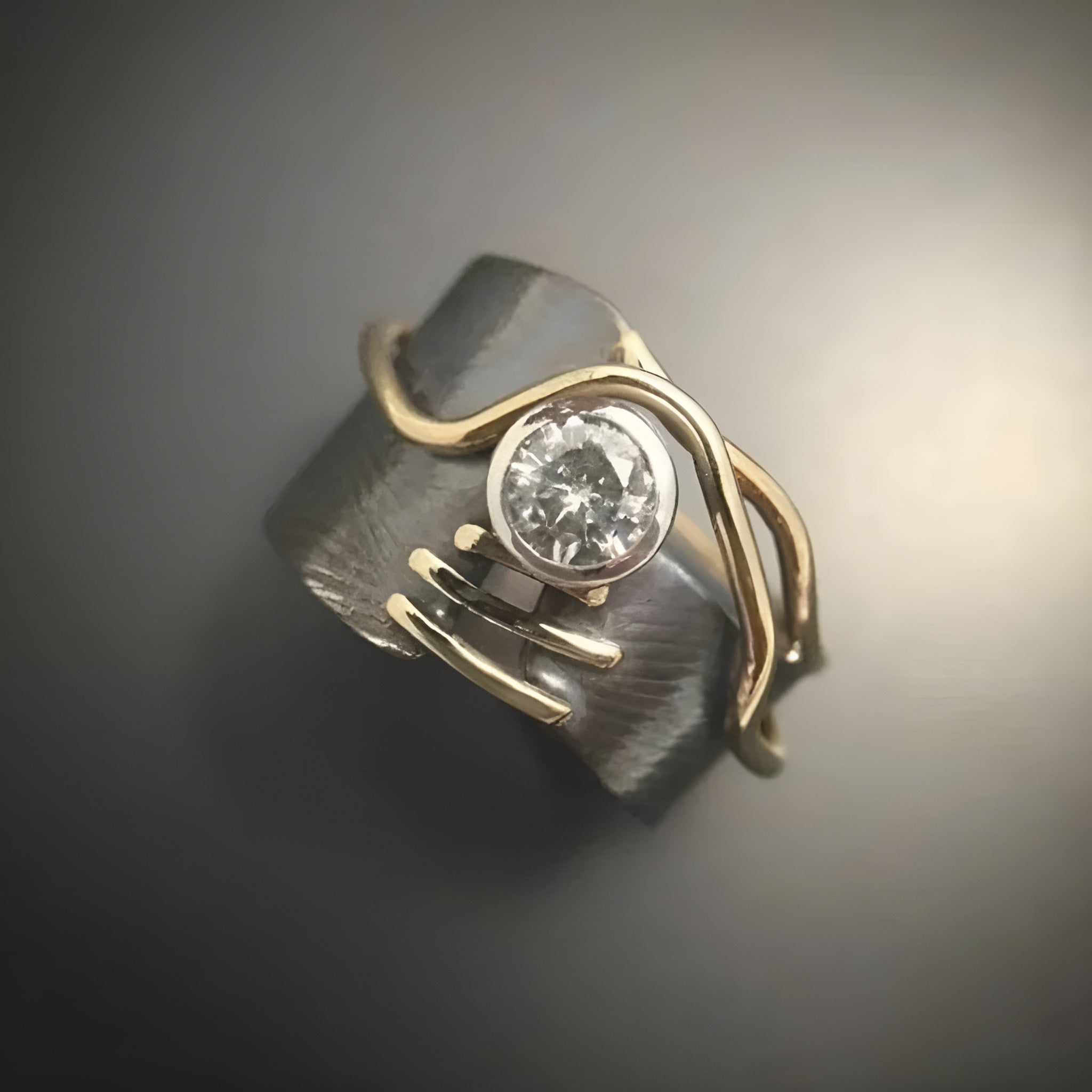 Deep - Vintage Silver Glow Ring