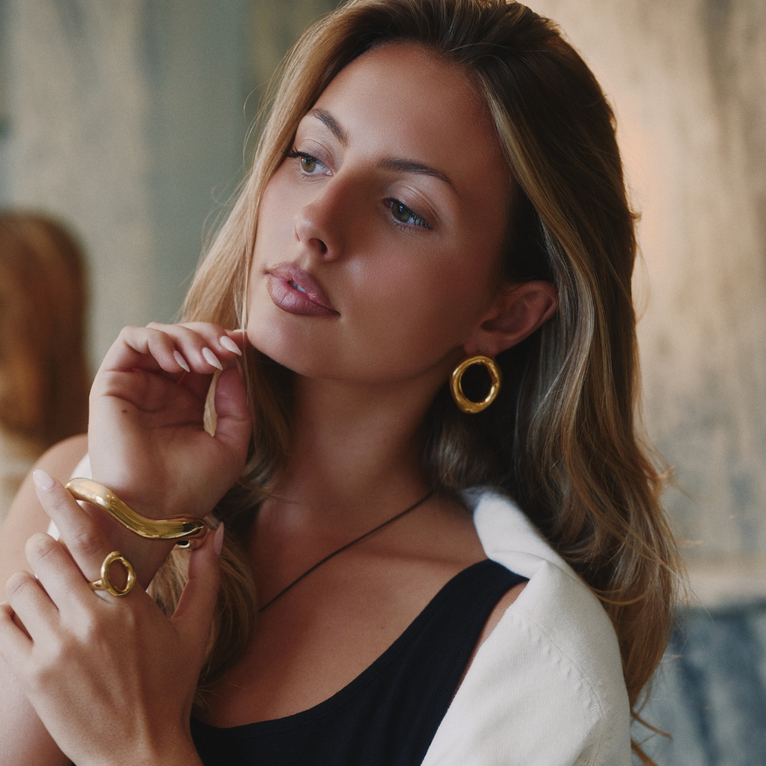 18K GOLD OPEN OVAL EARRINGS