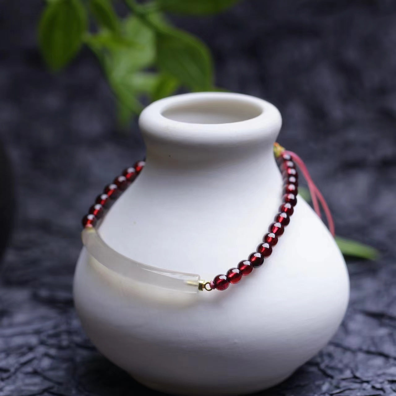 Natural Agate With Garnet Beaded Pull Adjustable Bracelet