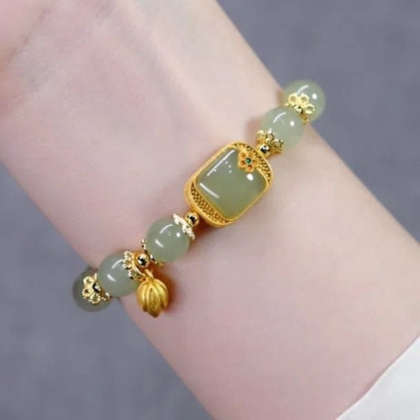 Exclusive Cubical Sugar Lotus Seedpod Alloy Bracelet