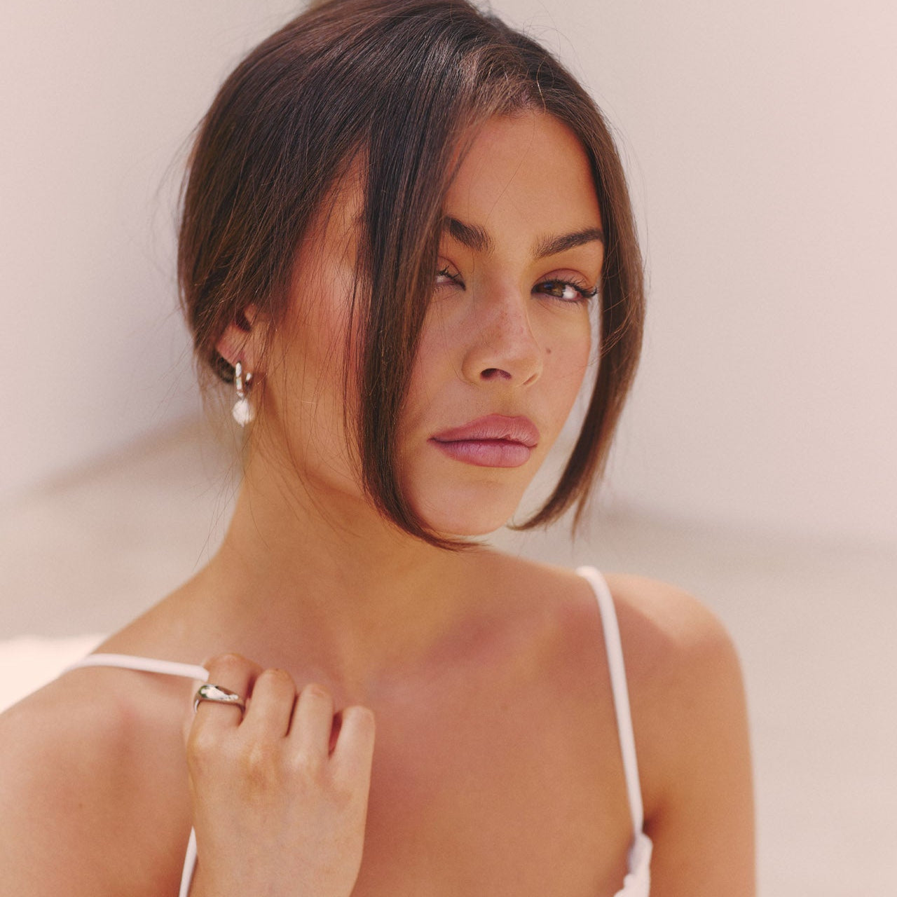 PEARL DROP EARRINGS - SILVER