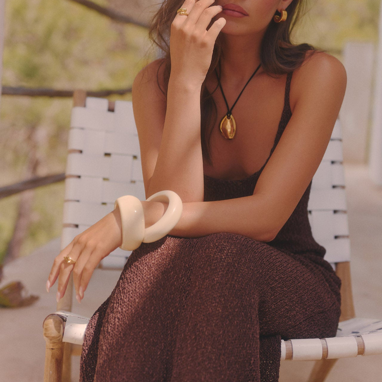 ALMOND SCULPT BANGLE