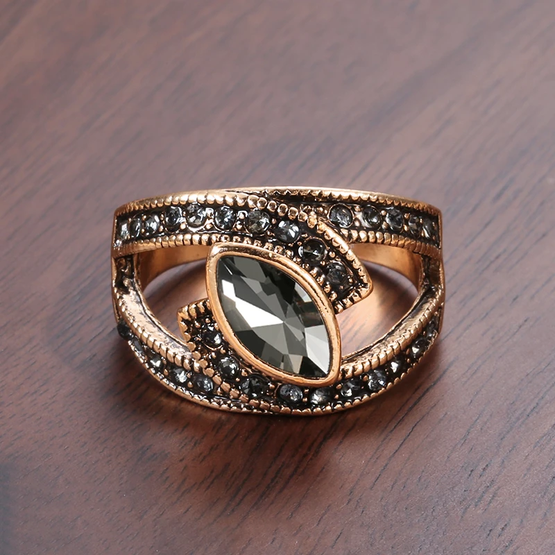 Elegance - Black Crystal Ring