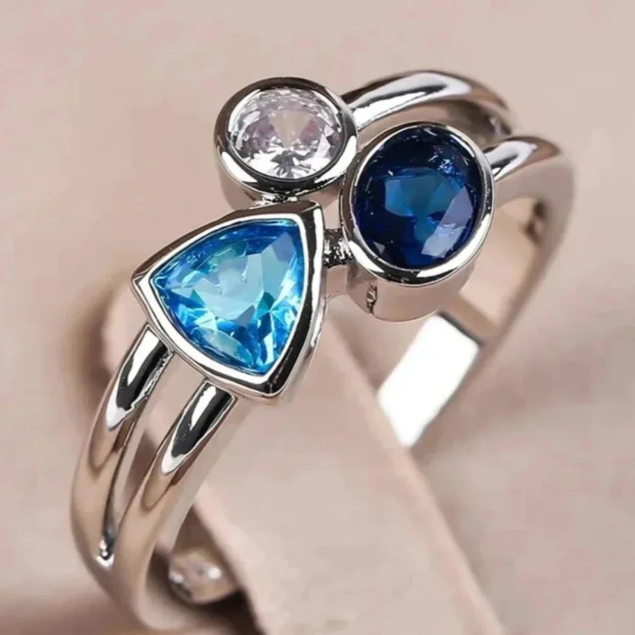 Vintage Blue Crystals Ring