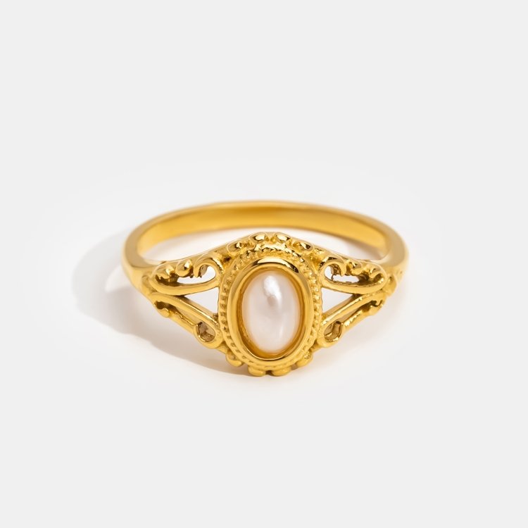 Classic Royal Pearl Ring