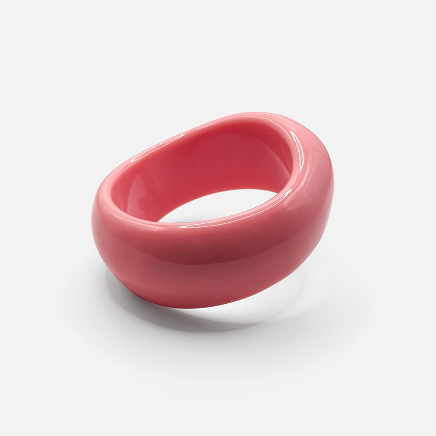 STRAWBERRY SCULPT BANGLE