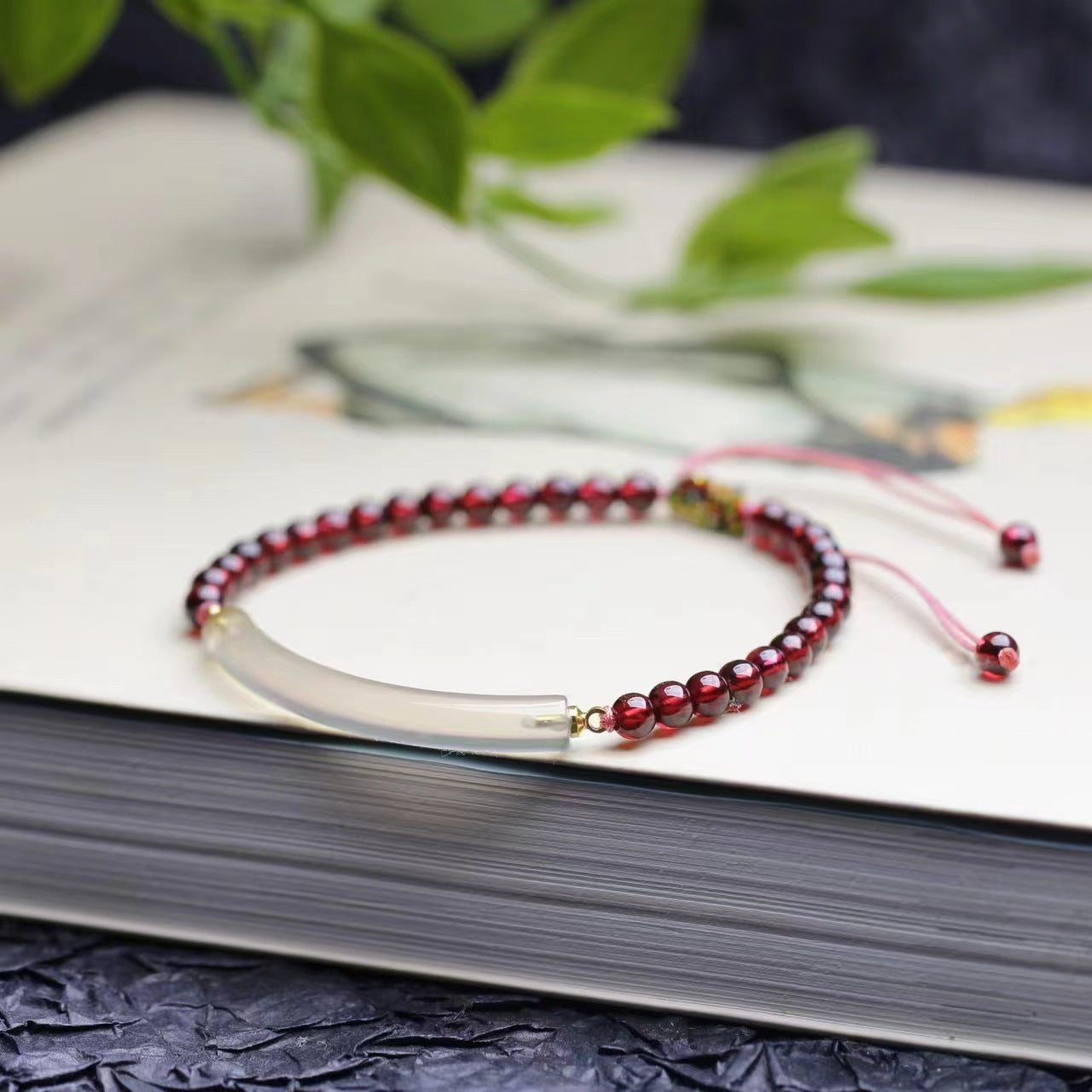 Natural Agate With Garnet Beaded Pull Adjustable Bracelet