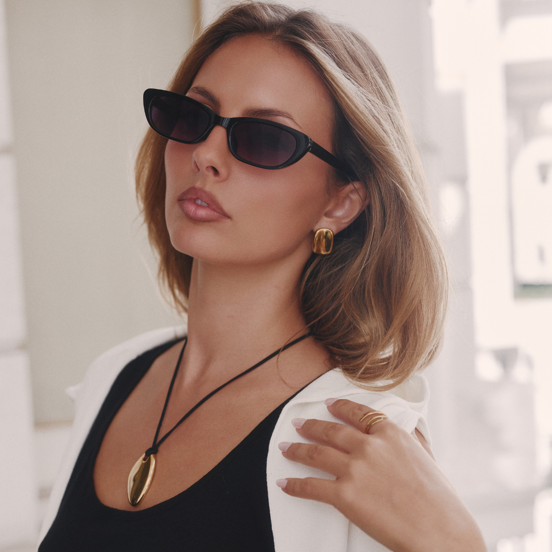 RECTANGULAR STUD EARRINGS GOLD