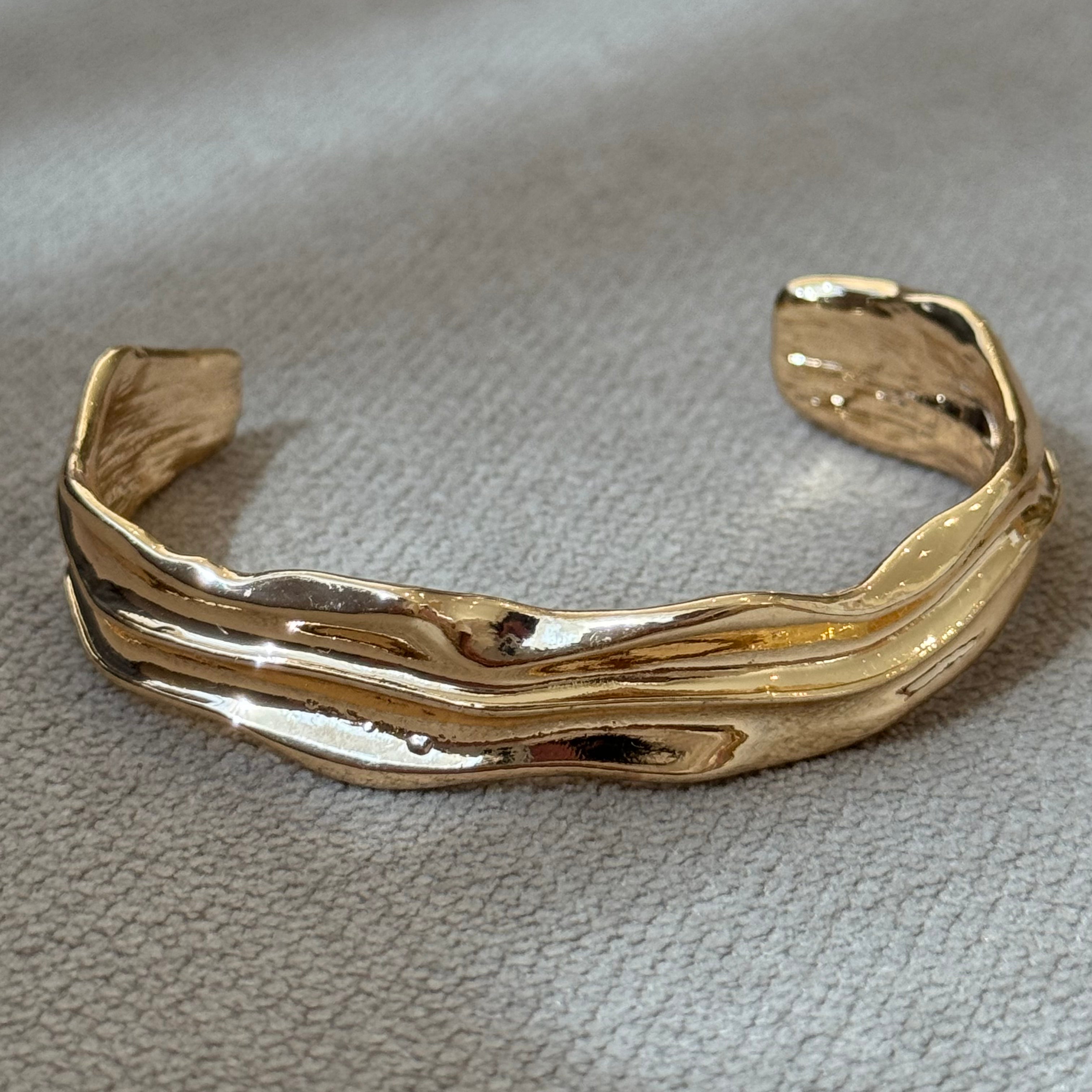 GOLD TEXTURED OPEN BRACELET