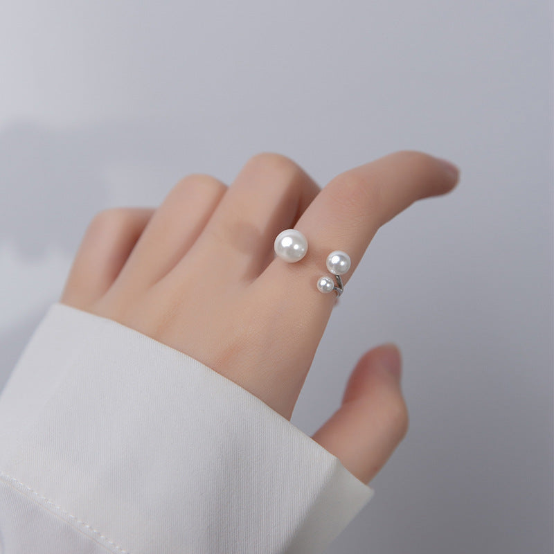 Elegant Trio Pearl Ring