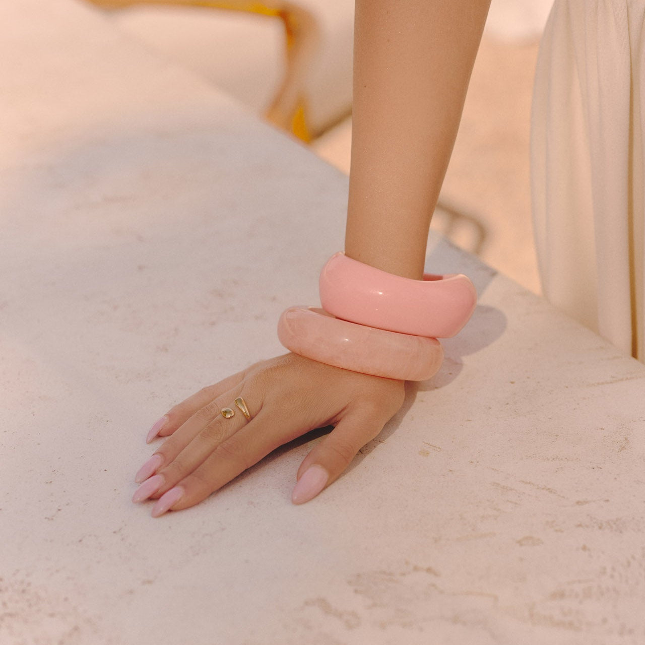 PEACH ROUNDED BANGLE