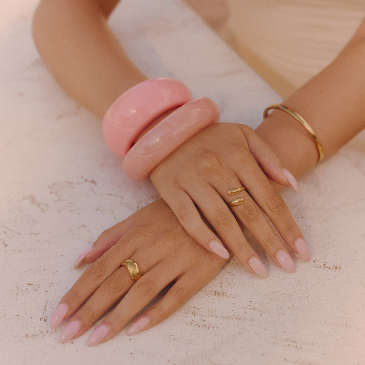 PEACH ROUNDED BANGLE