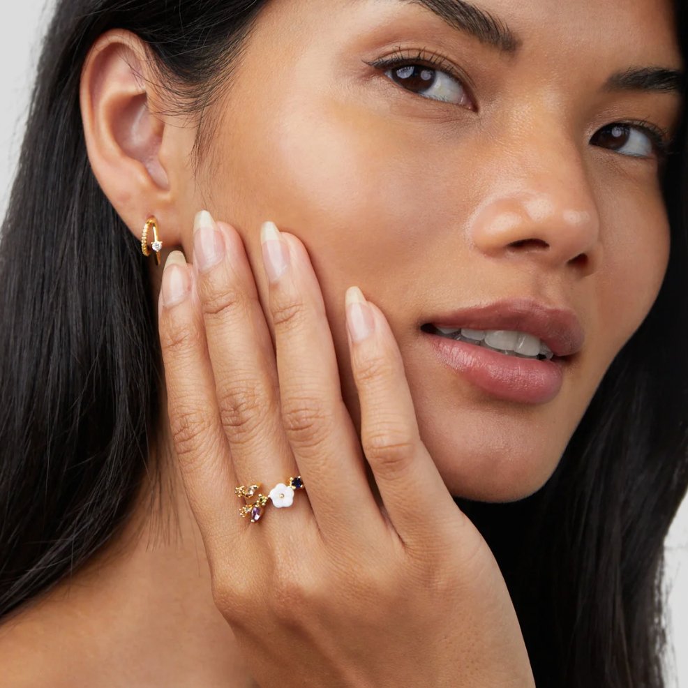 White Flower Gold Blossom Rings