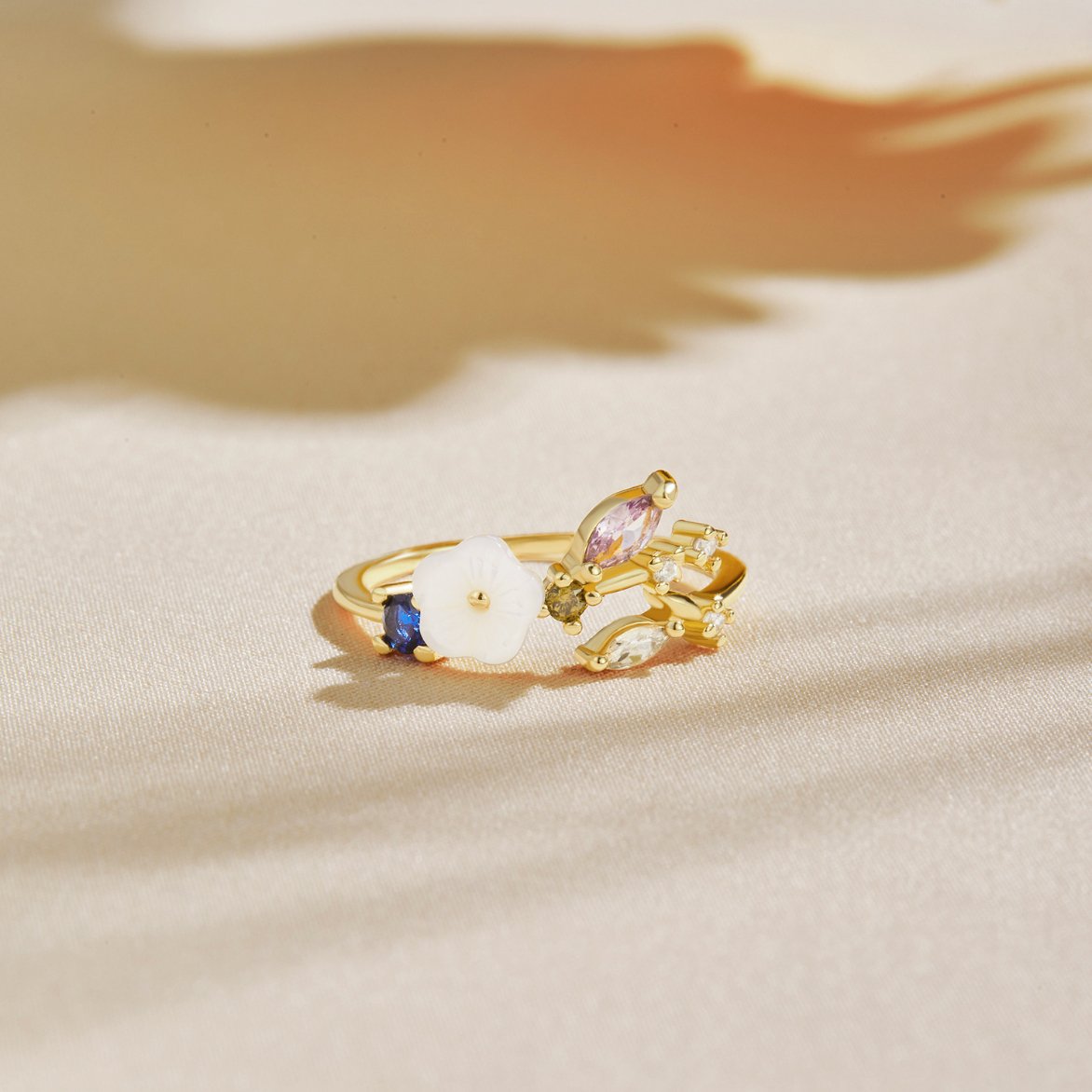 White Flower Gold Blossom Rings