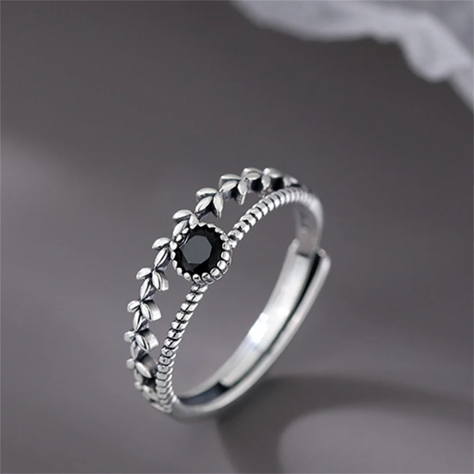 Onyx Leaf Ring
