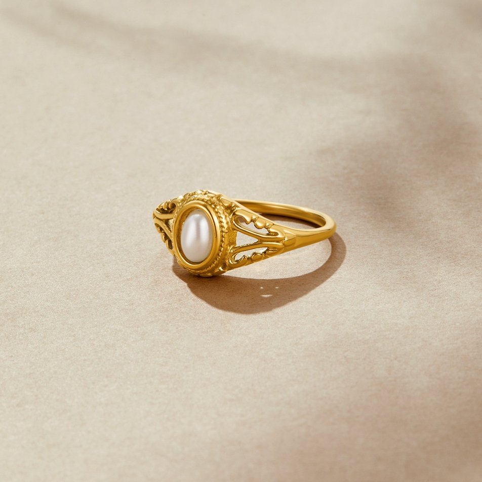 Classic Royal Pearl Ring